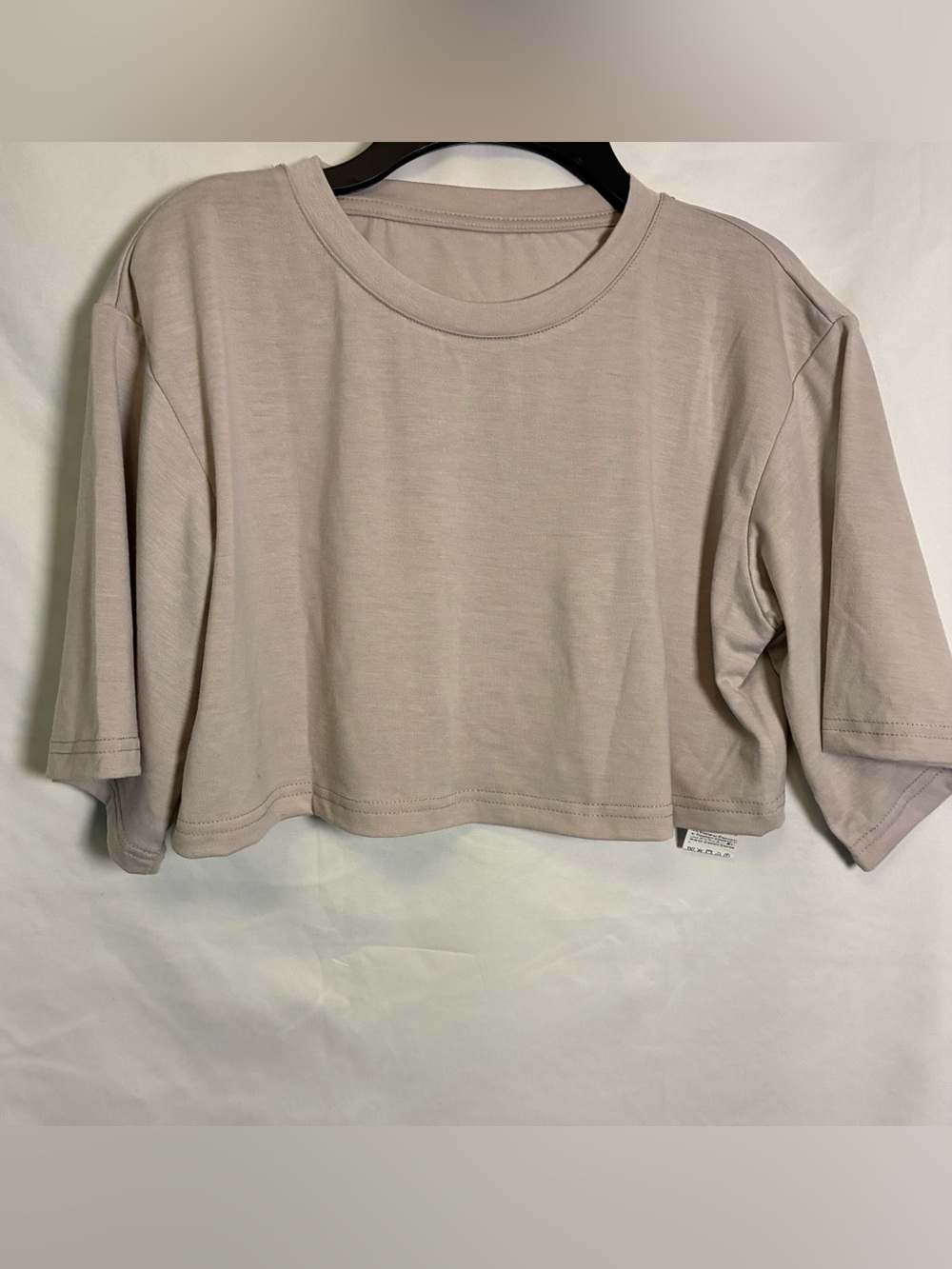 Women’s Cropped Boxy Tee in Light Taupe New Without Tags